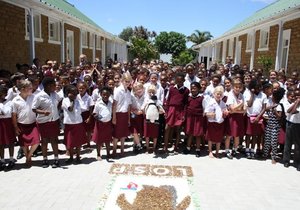 Okkie Smuts children donate money to APSS